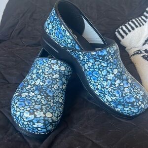 BRAND NEW WITHOUT BOX Sanita Clogs